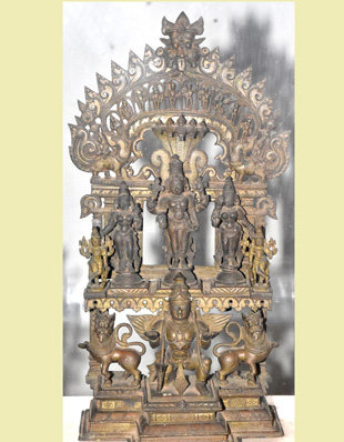Varadaraja with Consorts, Attendents and Incarnations.